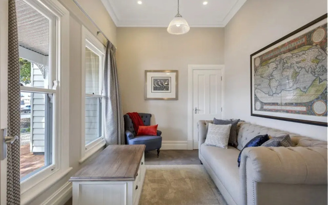 Grandview Accommodation - The Elm Tree Apartments