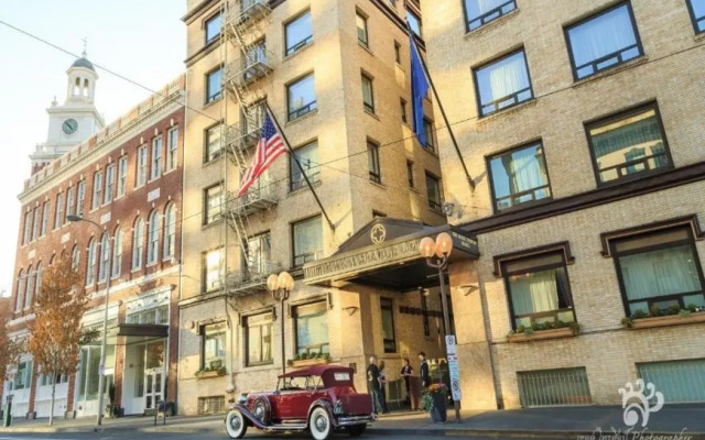 Mark Spencer Hotel