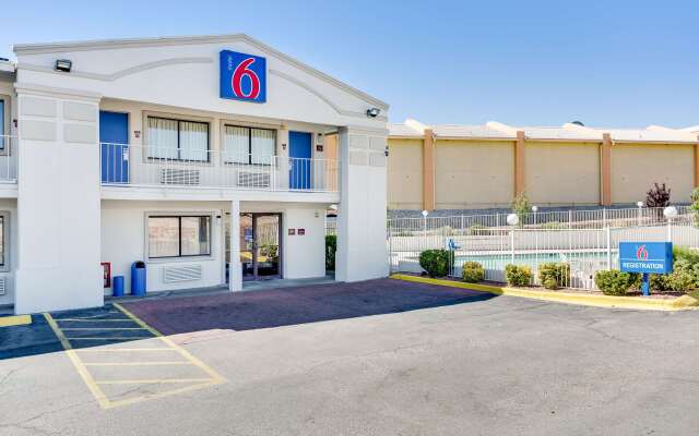 Motel 6 El Paso, TX - West