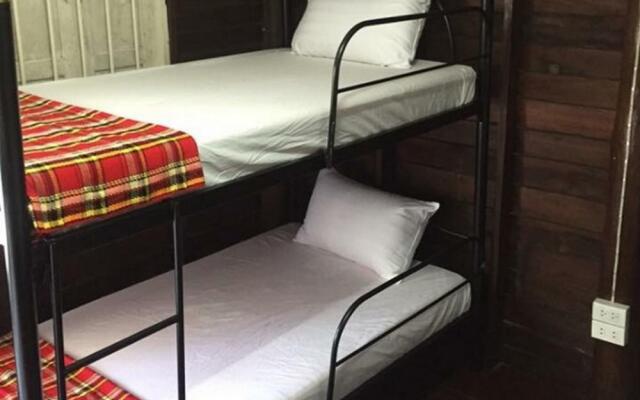 Отель Sor Lor Nor Hostel Koh Phangan Таиланд, Ко-Пханган - отзывы, цены и фото номеров - забронировать отель Sor Lor Nor Hostel Koh Phangan онлайн комната для гостей