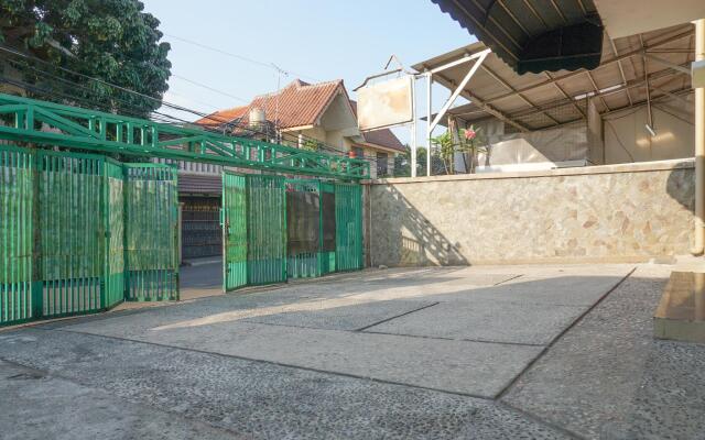RedDoorz near Kemang Square