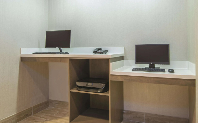 La Quinta Inn & Suites by Wyndham Kingman