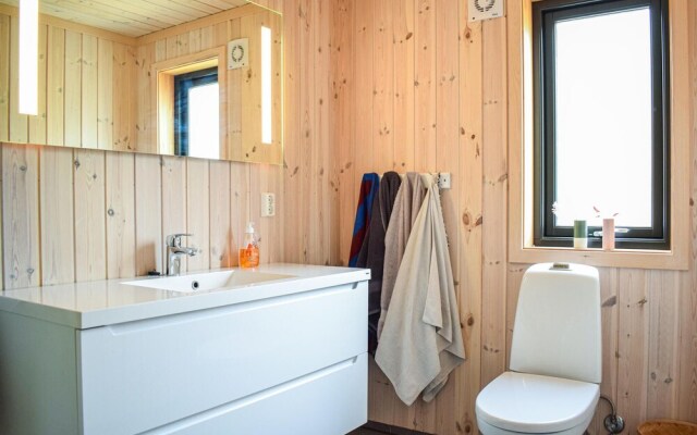 Beautiful Home in Skare With Wifi and 5 Bedrooms