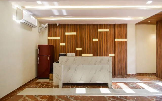 OYO 26124 Silver Palm