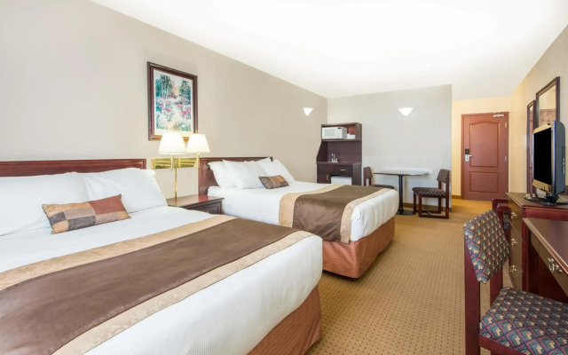 Ramada by Wyndham Lloydminster