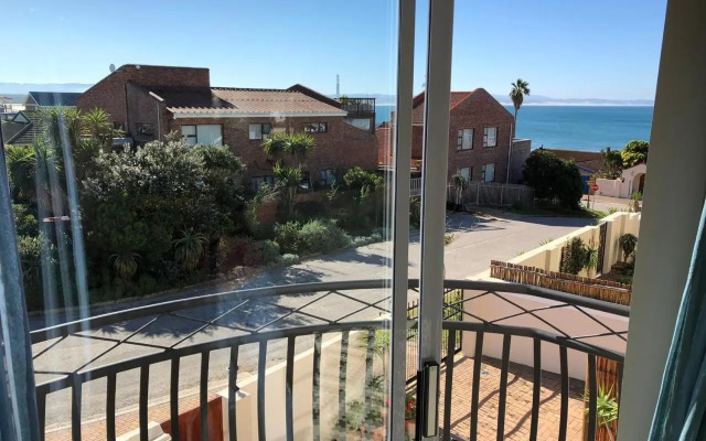 'On Point' Beach House - Jeffreys Bay
