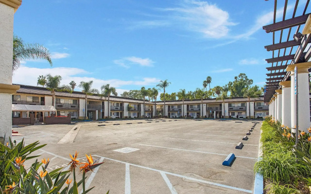 Stanford Inn & Suites Anaheim