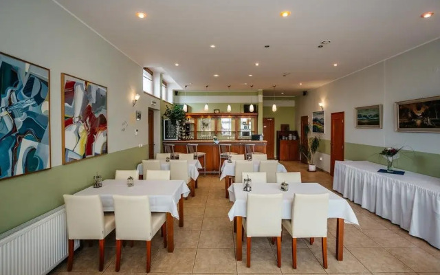 Hotel Artin