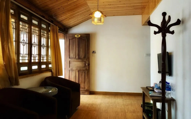 Tourist Courtyard Hotel