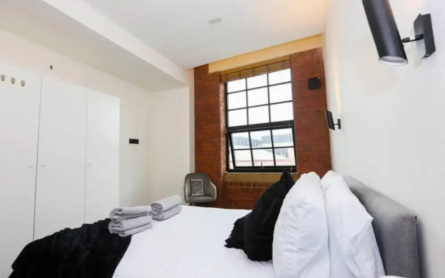 The Nichols Building Spacious 3-bedroom Apartment