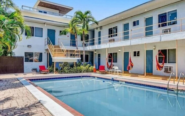 Coastal Studio by Hollywood Beach Boardwalk