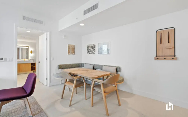 Stylish Apartments with Partial Ocean Views in Downtown