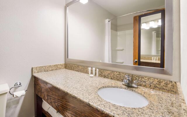 Spark by Hilton Abingdon I-81 near Fairgrounds