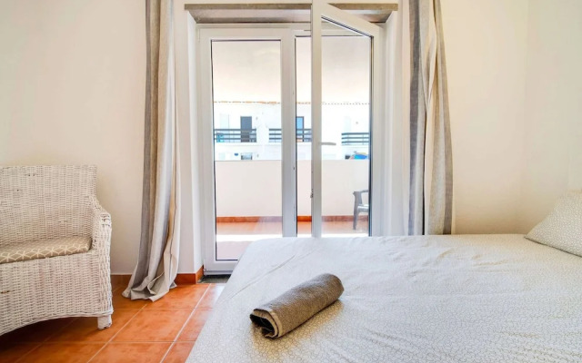 Soothing Holiday Home in Ferrel near Baleal Island