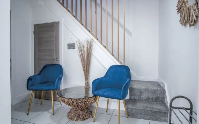 Oasis - 2 Bed Apartment - Ocean Breeze
