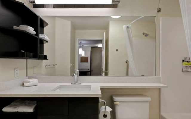 Candlewood Suites Indianapolis - South by IHG