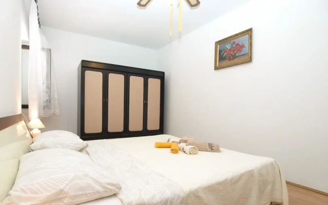 Apartment 1123