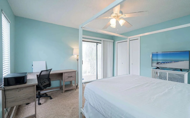 Rum Runner's Retreat - Miramar Beach