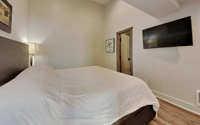 1849 Condos 642 3 Bedroom Home