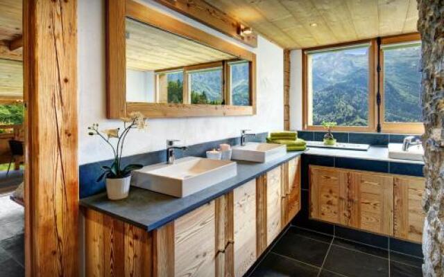 Chalet Ladroit - OVO Network