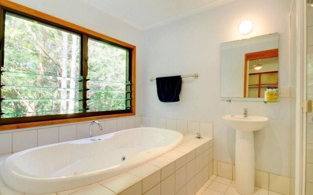 Planula Bed & Breakfast Retreat