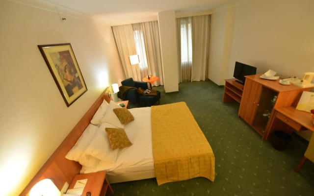 Hotel Karpos