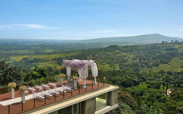 Royal Tulip Gunung Geulis Resort and Golf