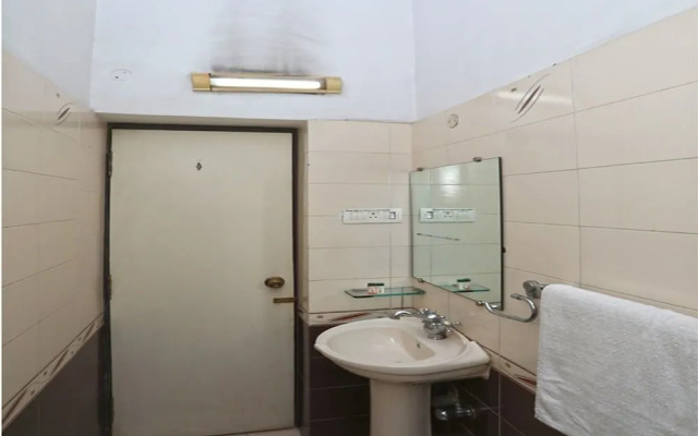 Hotel Neeranand Regency