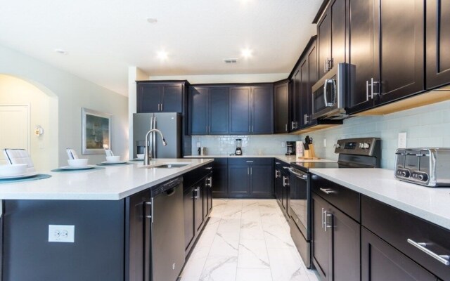 Amazing House! - Champions Gate -1561TL