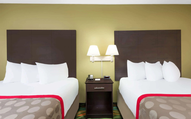 Ramada by Wyndham Vandalia