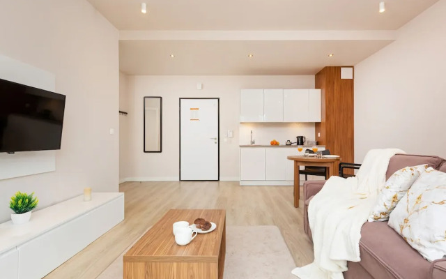 Apartments Warsaw Magazynowa by Renters
