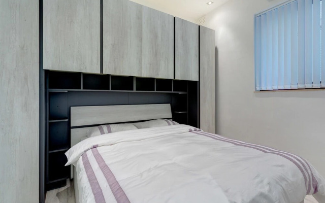 Modern Apartment Near the Promenade