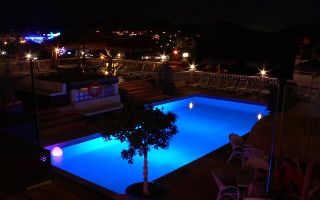 Navia Santa Ponsa - Adults Only Hotel