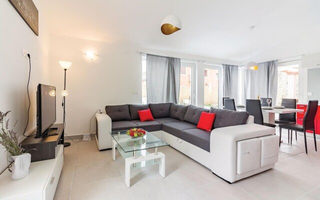 Nice Home in Vodnjan With Wifi and 2 Bedrooms