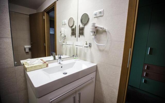 Bassiana Hotel