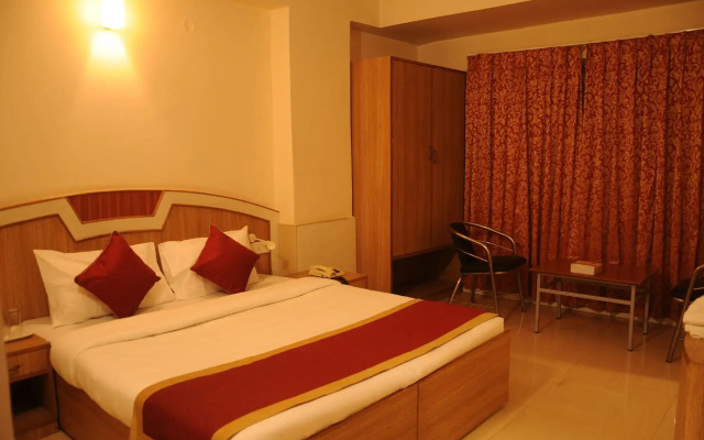 OYO 9633 Hotel Srinidhi Residency