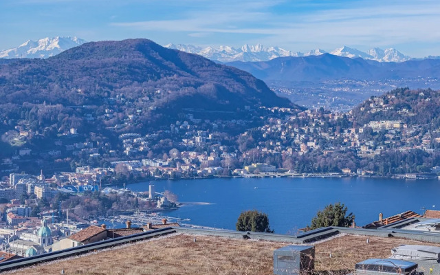 Aurora Apartment in Como