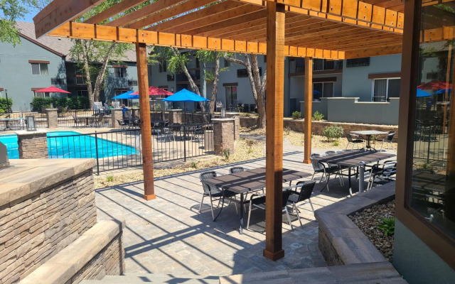 Endeavor Inn & Suites, Trademark Collection by Wyndham
