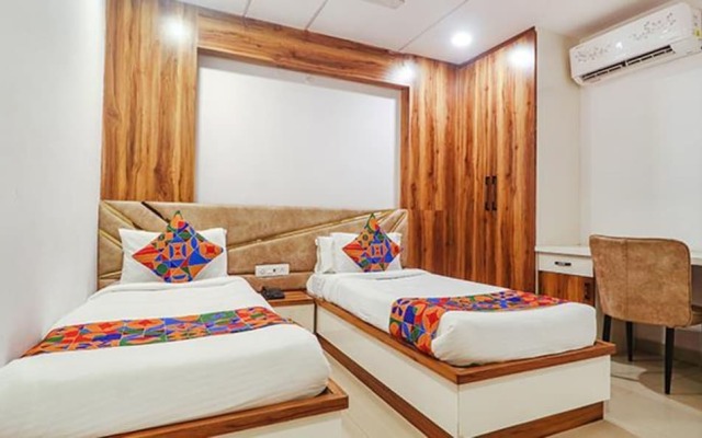 Fabhotel Twin Tree Suites