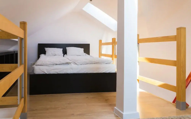 TimeGoesSlow Cozy Attic City Center