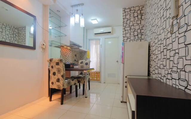 Emerald Functional 2BR Apartment Gading Nias