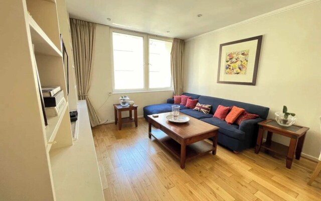 Bright & Central 1BD Flat - Kensington