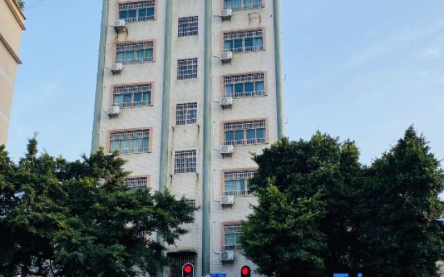 Poshtel (Canton Tower Consulate)