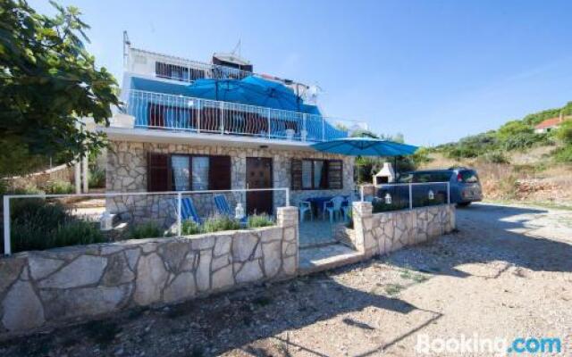 The Sea House Apartments