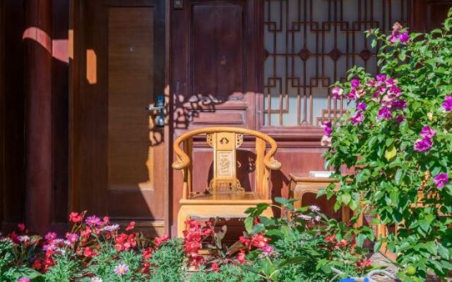 Lijiang Courtyard & Sunlight Ya Yuan Hotel