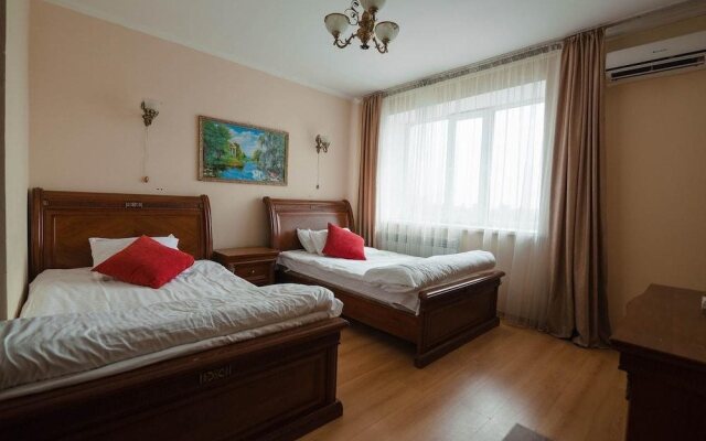 Azat Hotel