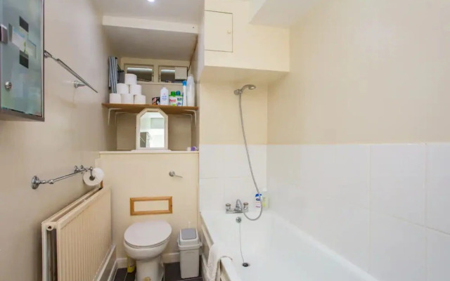 Peaceful 2 Bedroom Apartment in Affluent Fulham