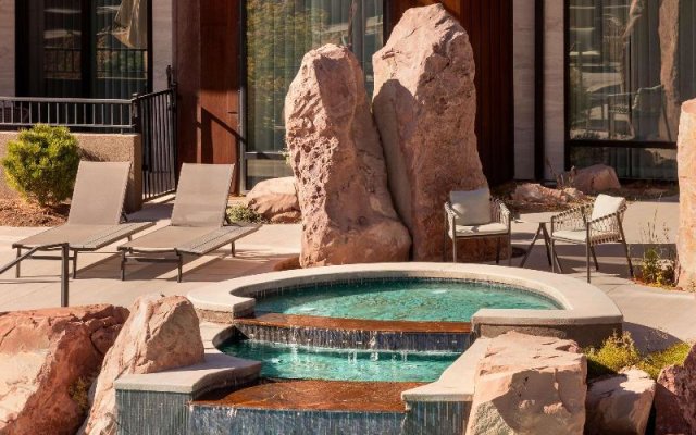 Casitas At The Hoodoo Moab, Curio Collection By Hilton