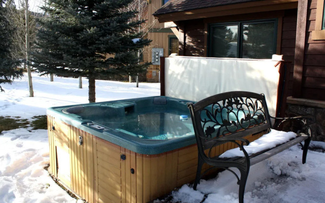 Highland Greens Lodge