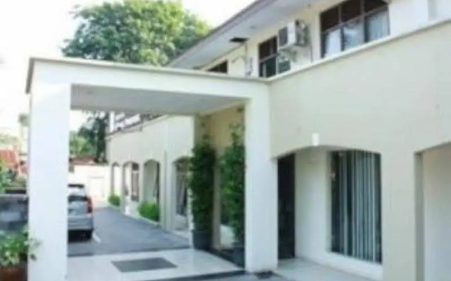 RedDoorz @ Jalan Sriwijaya Semarang